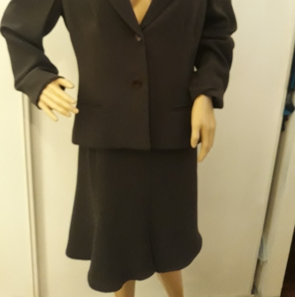 Ladies  office party/cocktail gray suit with pocket on jacket gentle worn S 12 - Picture 3 of 6
